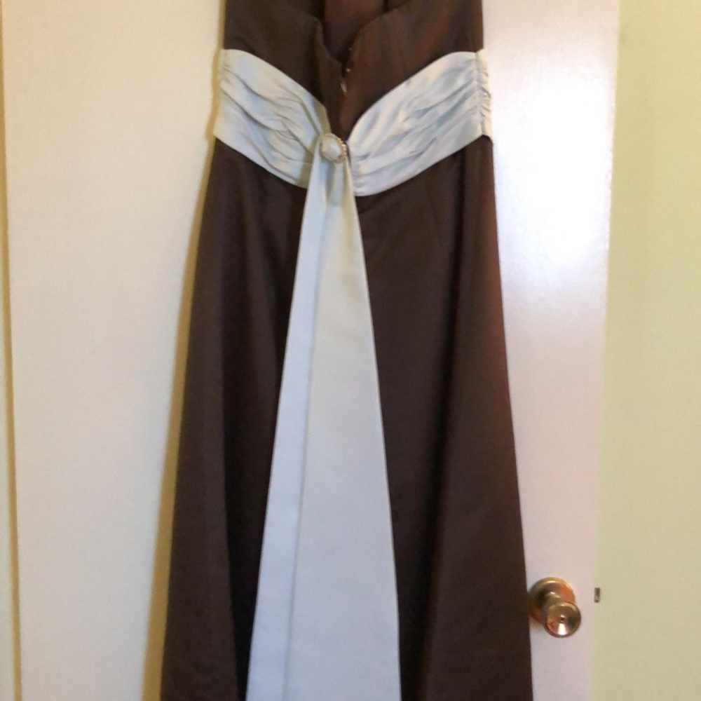 Classy Gown - image 3